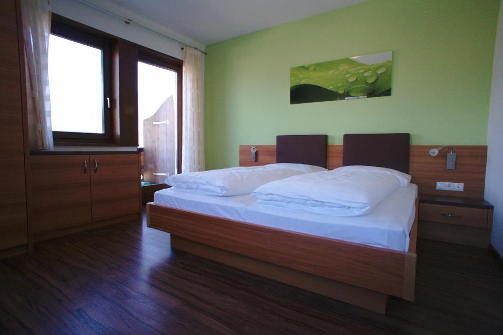 Weihergut Cermes Kamer foto